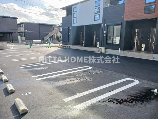 福知山市字前田のアパートの駐車場|敷地内駐車場がついています◎