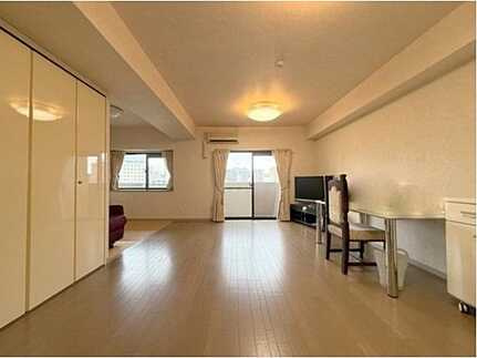 ライオンズマンション平和公園の居間・リビング