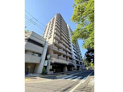 ライオンズマンション平和公園の外観