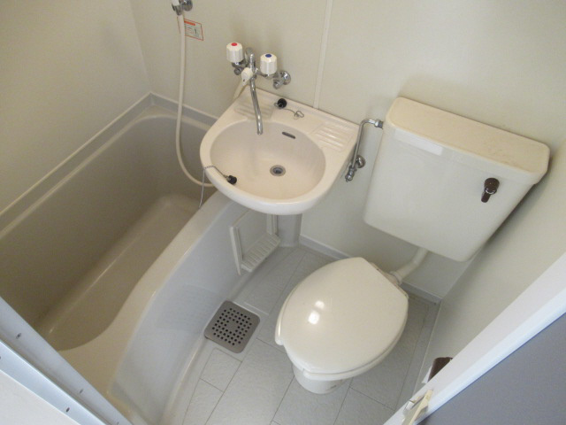 五色山ハイツの浴室