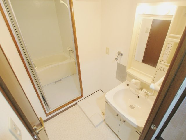 第8森本ビルの洗面所