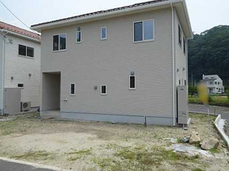 【外観】 | ☆バス停徒歩3分☆☆大林小学校まで徒歩3分☆三入中学校まで徒歩40分☆土地70坪☆駐車スペース5台分

