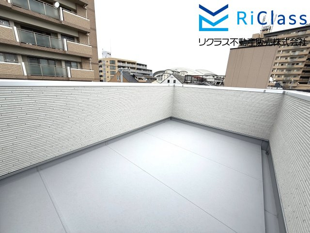 新築戸建　神戸市兵庫区金平町1丁目14のバルコニー|屋上バルコニーです
