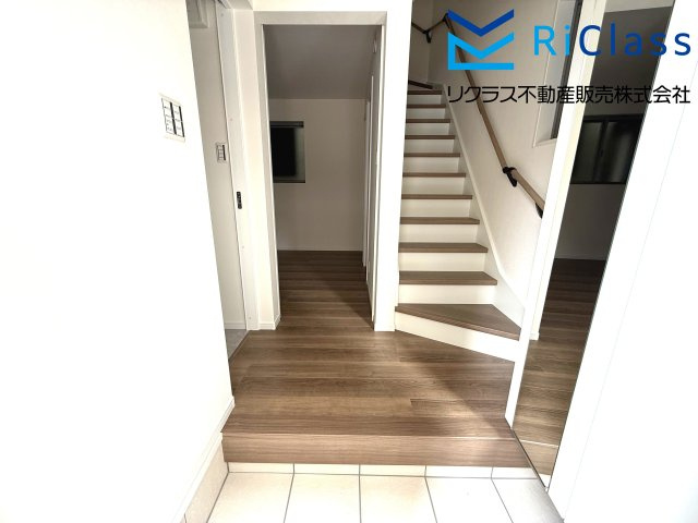 新築戸建　神戸市兵庫区金平町1丁目14の玄関|落ち着いた玄関です