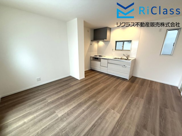 新築戸建　神戸市兵庫区金平町1丁目14の居間・リビング|ゆったり過ごせるリビングです