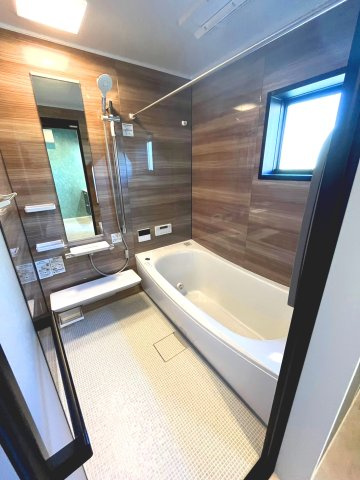 【完成予想図】 | 大阪市住吉区墨江　現状更地　建築条件無し売り土地 | 【同社施工例写真】
浴室暖房乾燥機完備で寒い冬のバスタイムも快適に♪