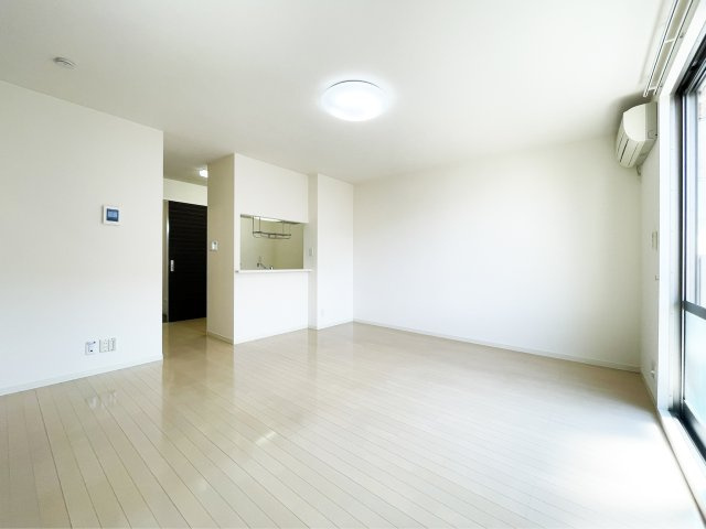 コートクレールⅡ番館の居間・リビング