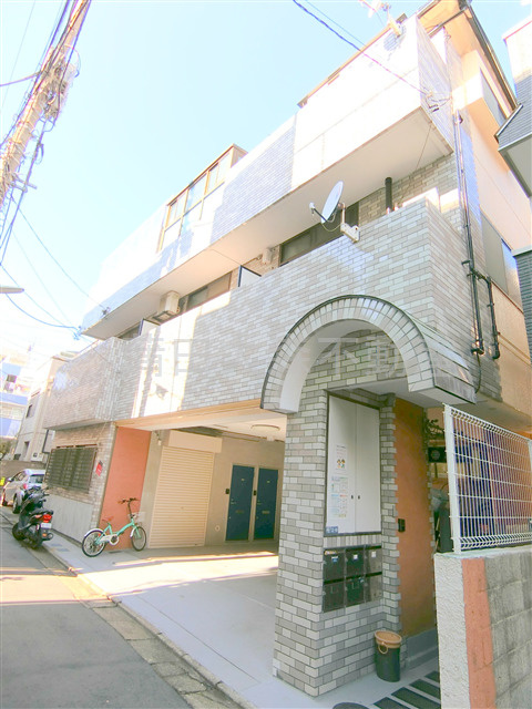 京急蒲田駅リノベーション済1Kの外観|1959年2月築　鉄骨造地上3階地下1階建て　
東京都大田区南蒲田2丁目　京急本線京急蒲田駅徒歩9分　京急空港線糀谷駅徒歩9分