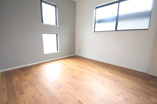 【洋室】 | 安佐南区長束西1（安芸長束駅）全2区画　B棟 | 2階　洋室×3　収納付きでお部屋がスッキリ広く使えます。　

