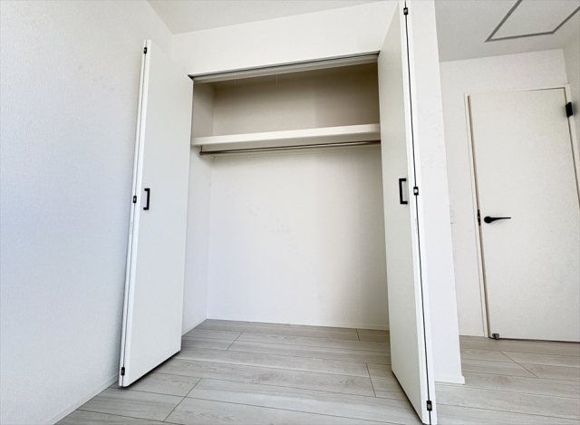 【収納】 | 志木市中宗岡3丁目　新築一戸建住宅　全1棟　(志木本店) | ハンガーパイプ付のクローゼット