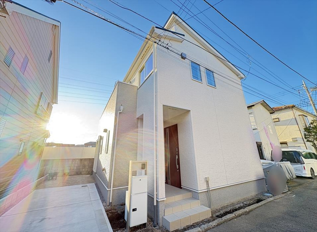 【外観】 | 志木市中宗岡3丁目　新築一戸建住宅　全1棟　(志木本店) | 販売現地／2025年12月18日撮影　
住宅性能評価W取得の新築一戸建住宅。地震に強く長く安心してお住まいいただけます。