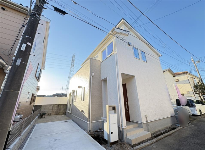 【駐車場】 | 志木市中宗岡3丁目　新築一戸建住宅　全1棟　(志木本店) | 車の通りが少ないので車の出し入れもスムーズに行えます。