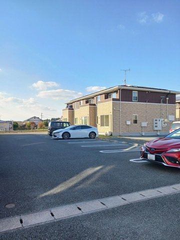 フルール正林Ｂの駐車場|駐車場があるので、車を買う予定の方も安心です