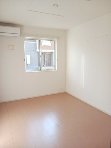 フルール正林Ｂの内装|明るい室内です