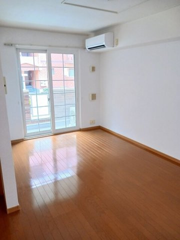 ヴィラ　スクエアＡの居間・リビング|使いやすい居間です