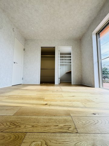 Dwell with Design｜鎌倉の機能美住宅の洋室