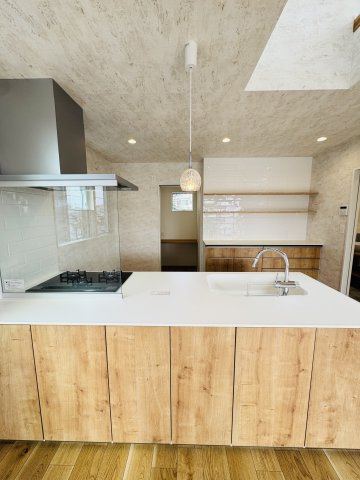 Dwell with Design｜鎌倉の機能美住宅のキッチン