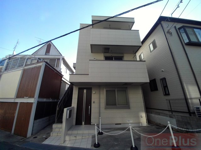 メゾンＫＮＳのエントランス