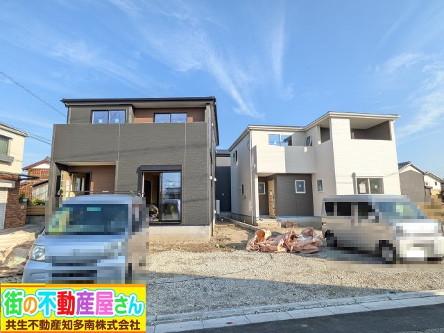 リーブルガーデン常滑市大和町　3号棟の外観|①～②全体現況写真