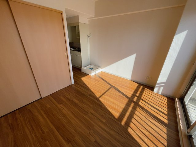 SOCIO刈谷新富町の洋室|別部屋同一間取りのお写真となります。