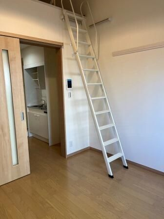 ハイ・ブリッジ南千住の居間・リビング