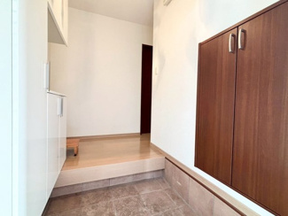 【玄関】 | 高槻市緑が丘1丁目　中古戸建