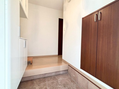 【玄関】 | 高槻市緑が丘1丁目　中古戸建