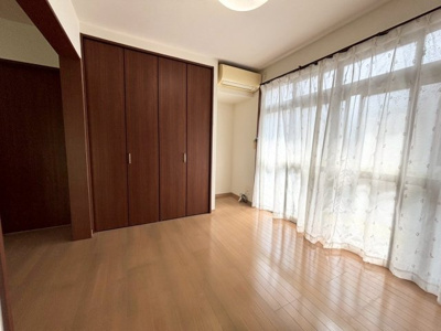 【居間・リビング】 | 高槻市緑が丘1丁目　中古戸建