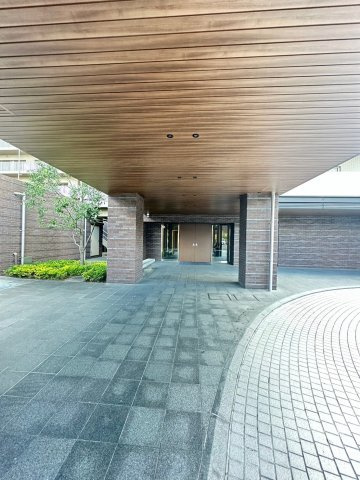 ウェリス茨木のエントランス