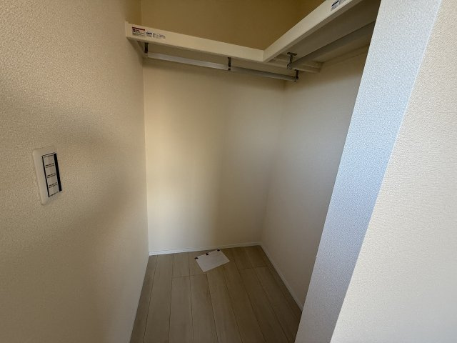 今津　　新築戸建の収納|洋室6帖Bのウォークインクローゼット