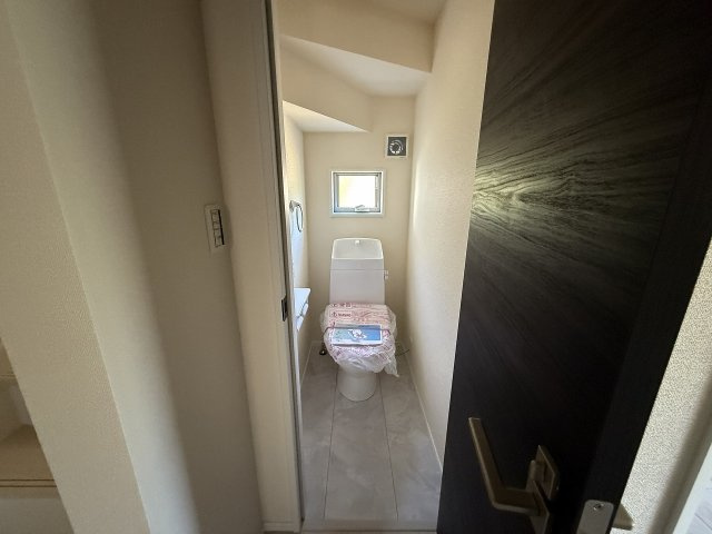 今津　　新築戸建のトイレ