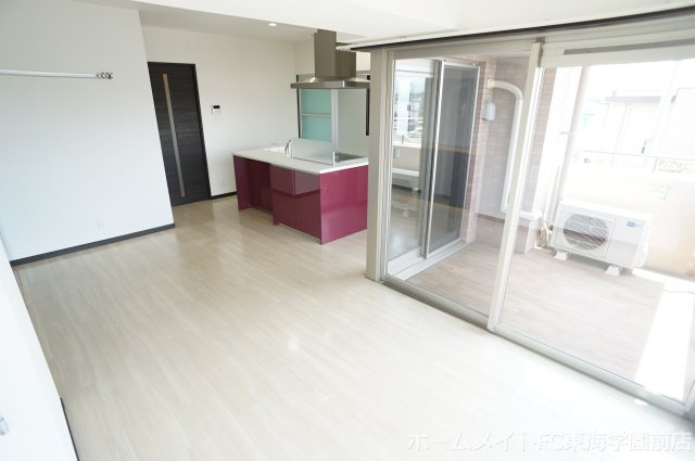 ルナ・ピエーナの居間・リビング