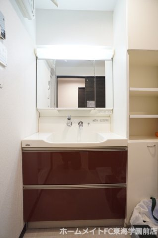 ルナ・ピエーナの独立洗面台