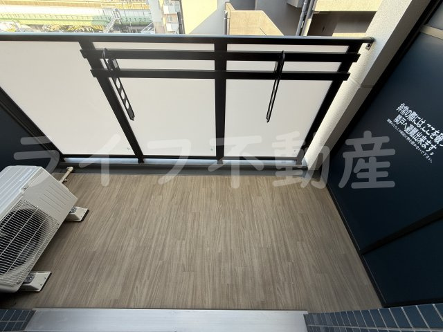 プレサンス森ノ宮 THEゲートのバルコニー|暖かな日差しのふりそそぐバルコニー