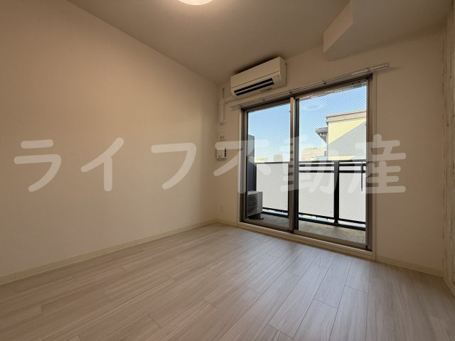 プレサンス森ノ宮 THEゲートの居間・リビング|ゆったり過ごせる居間です