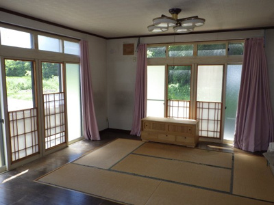 【居間・リビング】 | 大館市比内町扇田字新長岡・中古住宅