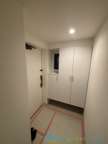 クリオ平塚龍城ケ丘壱番館の玄関