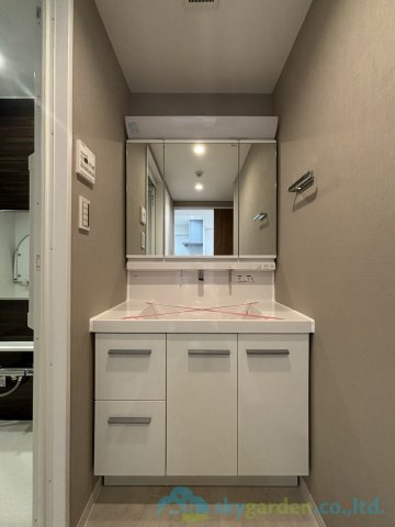 クリオ平塚龍城ケ丘壱番館の独立洗面台