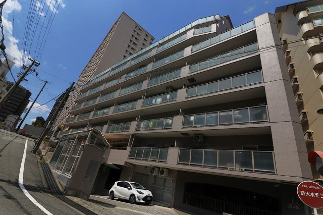 メルヘン宝塚の外観|阪急「宝塚南口」駅徒歩5分の好立地×南東角部屋3LDK◎室内リフォーム済で大変美麗です！即日ご案内可能♪皆様からのご連絡を心よりお待ちしております。