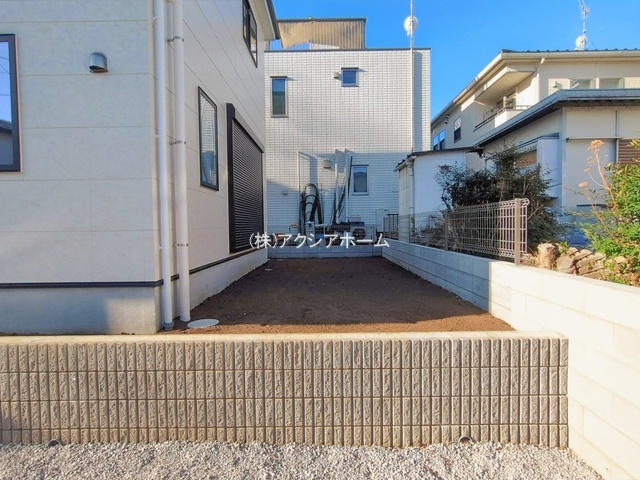 所沢市若狭2丁目・全1棟　新築一戸建　～ZEH水準住宅～の庭|現地写真（2026年2月19日撮影）