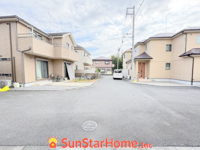 【サンスターホーム】あきる野市牛沼　中古戸建の前面道路含む現地写真