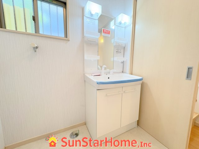 【サンスターホーム】あきる野市牛沼　中古戸建の独立洗面台