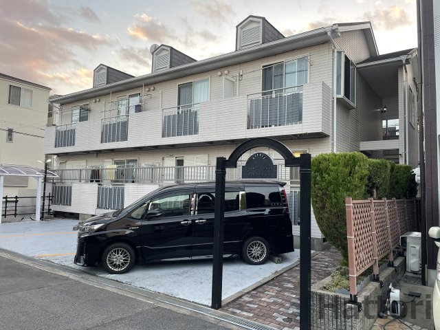 エクセルコート服部の外観