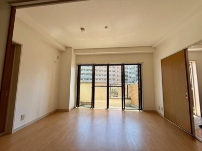 【洋室】 | トレビーノマンション | 明るい洋室です