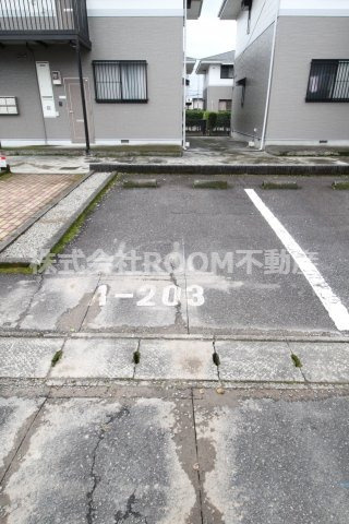 セゾンパークの駐車場|駐車場があるので、車を買う予定の方も安心です