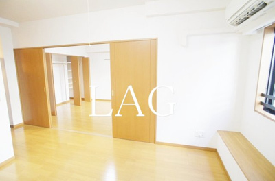 【居間・リビング】 | ドルチェ京橋･壱番館 | 洋室のお部屋です。