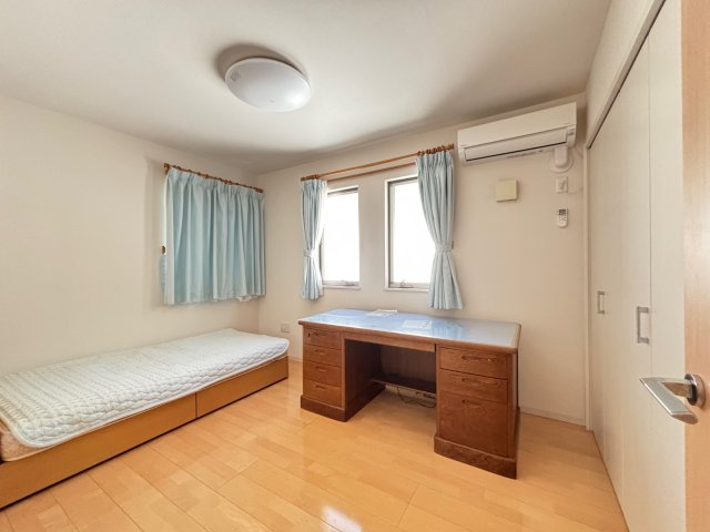 2階　洋室６．１帖