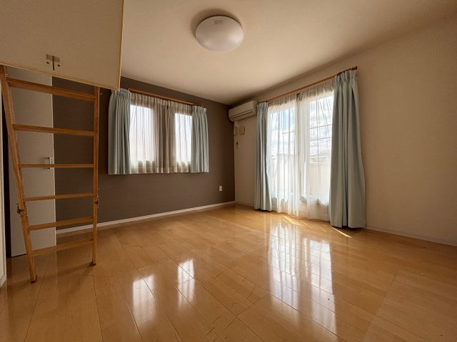 主寝室８．４帖