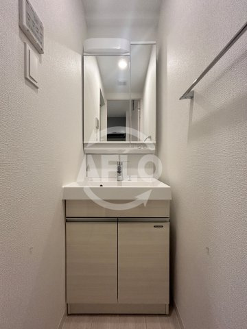 アドバンス大阪城ベレッツァの独立洗面台|アドバンス大阪城ベレッツァ　独立洗面台