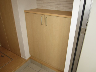 【玄関】 | メドウ上野芝